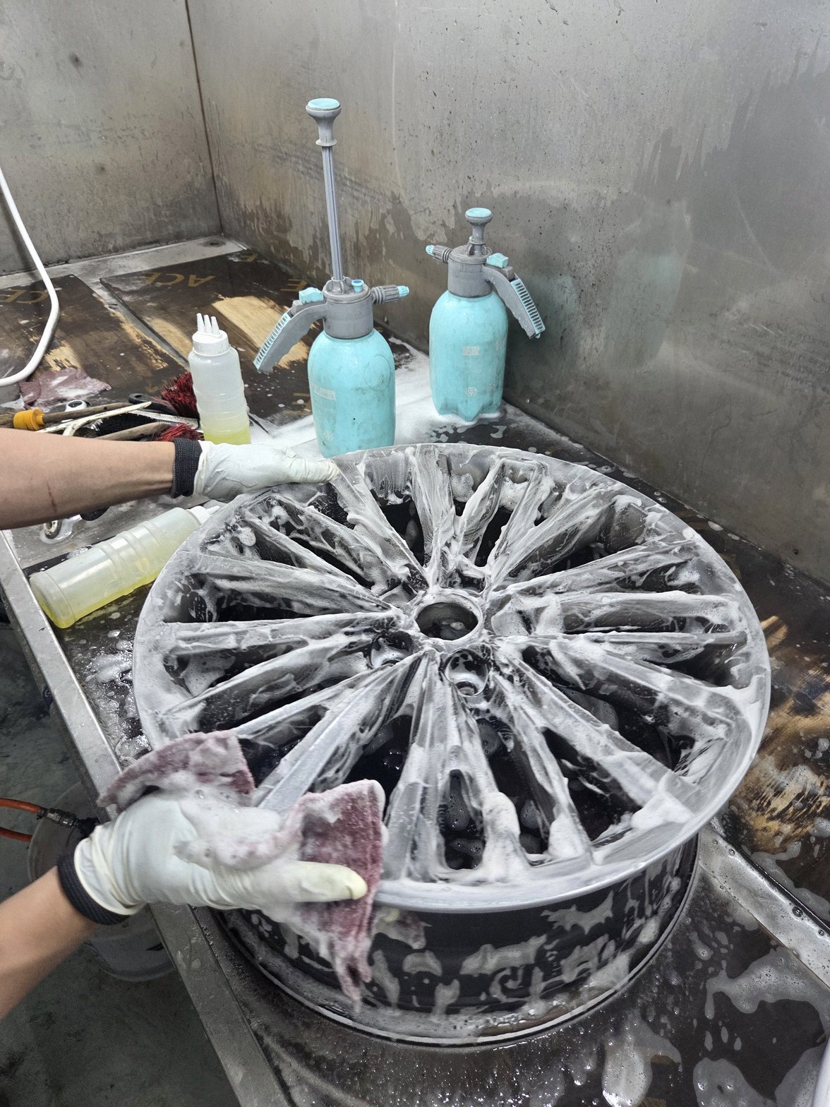 수원 그랜저IG 휠복원도색(휠깨짐고질병) 고스트크롬 시공 16번 — 명품휠스토리 동탄오산점