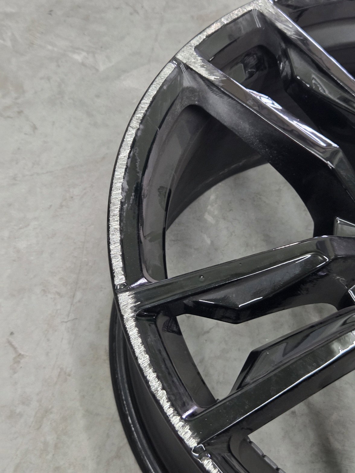 화성 BMWZ4 휠복원도색 블랙유광 시공 2번 — 명품휠스토리 동탄오산점