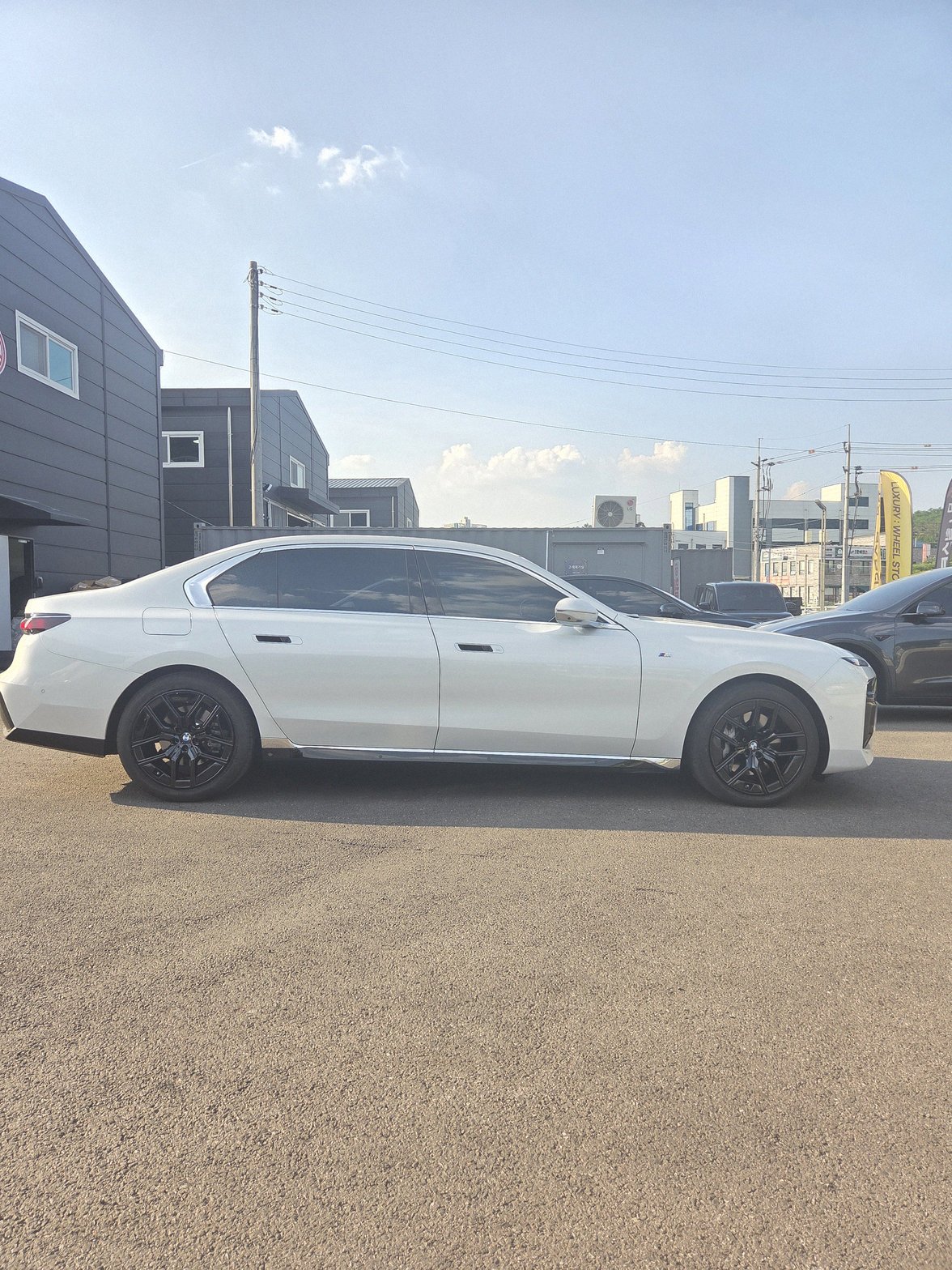 오산 BMW7시리즈 휠긁힘복원 휠도색 블랙유광 시공 8번 — 명품휠스토리 동탄오산점