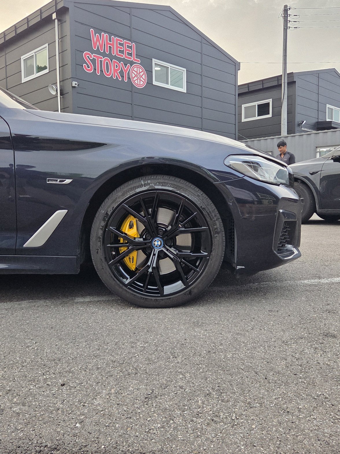 수원 bmw5시리즈g바디 휠복원도색 캘리퍼도색 블랙유광 옐로우캘리퍼 시공 7번 — 명품휠스토리 동탄오산점