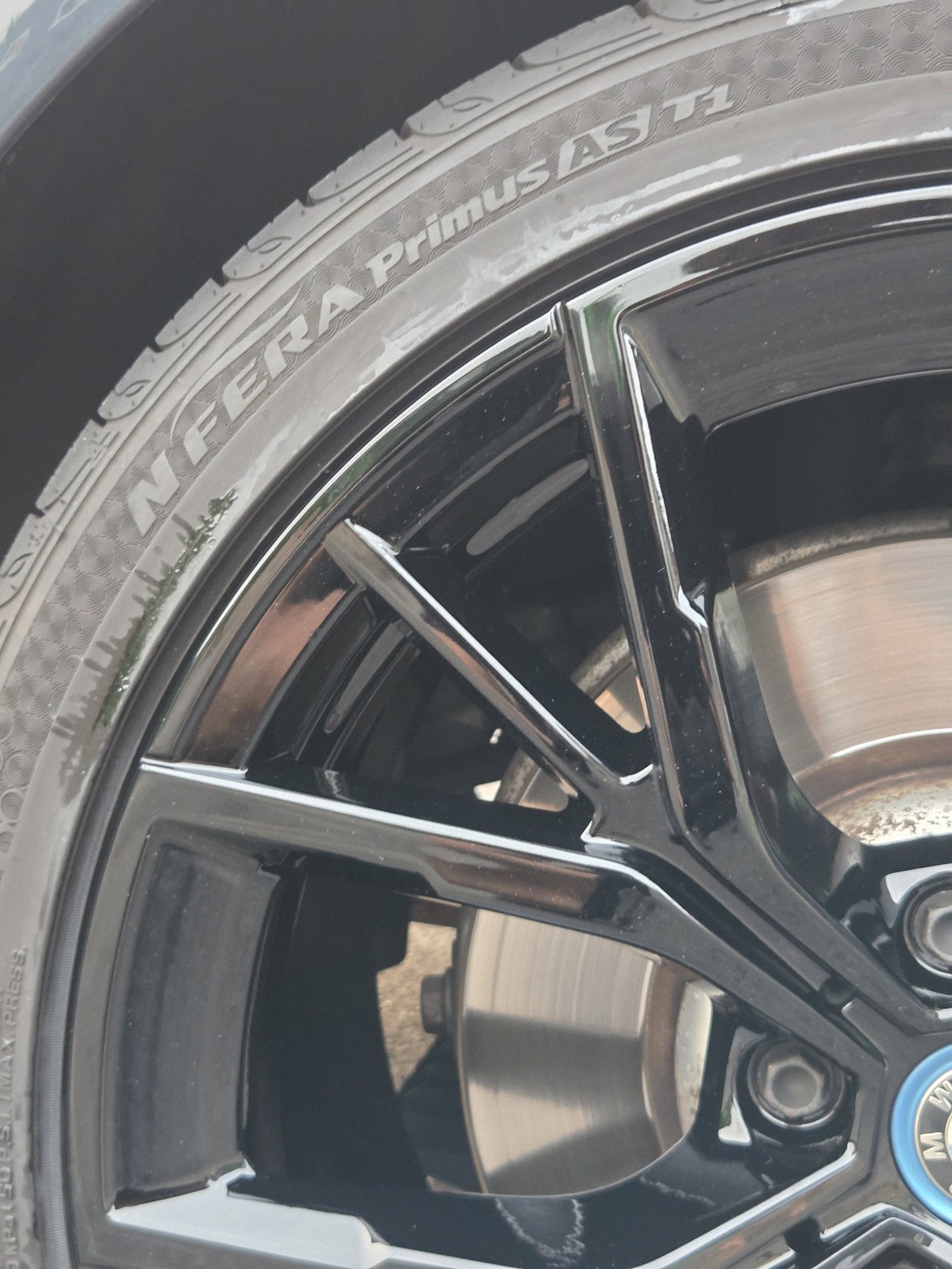 수원 bmw5시리즈g바디 휠복원도색 캘리퍼도색 블랙유광 옐로우캘리퍼 시공 11번 — 명품휠스토리 동탄오산점