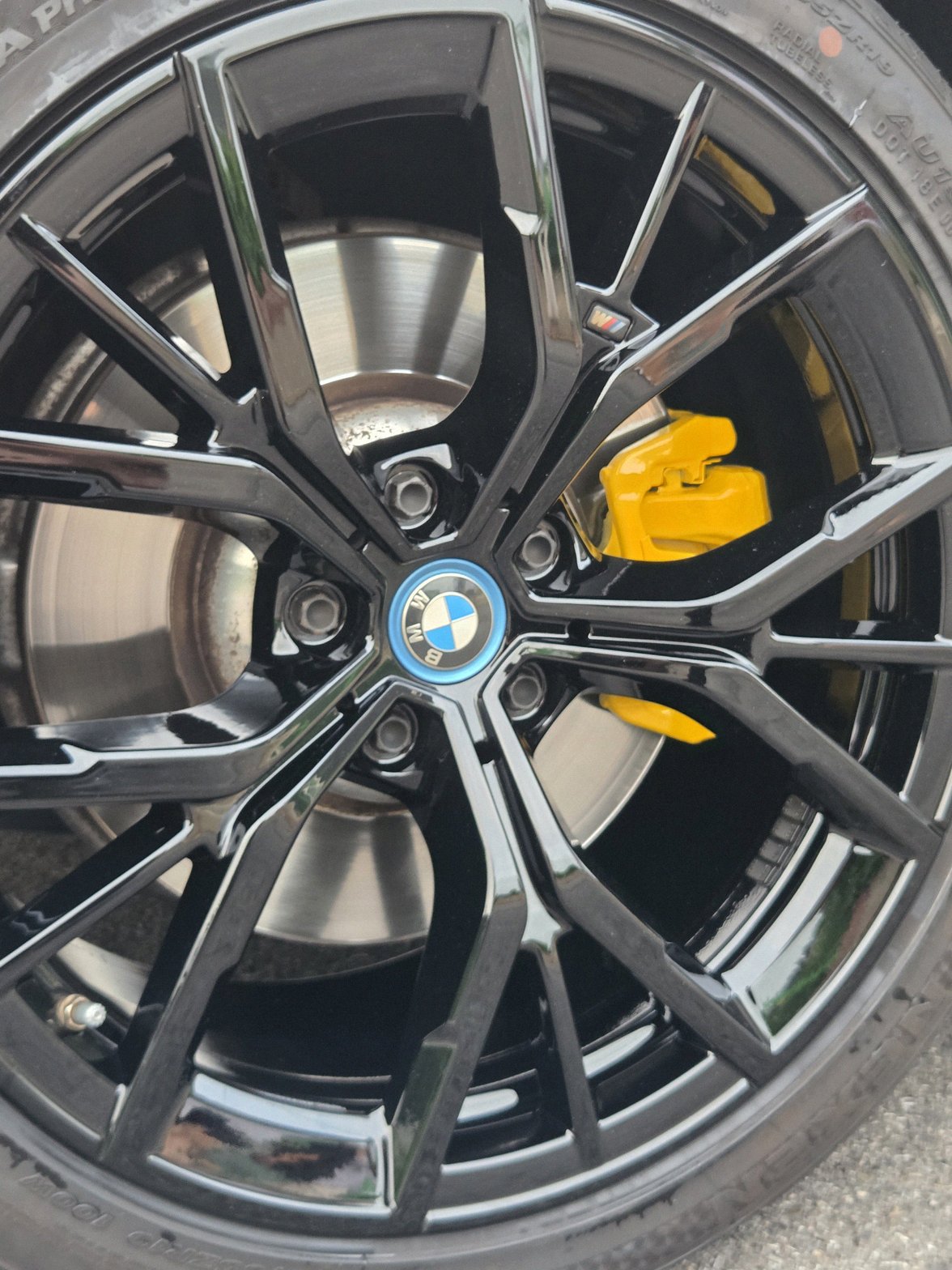 수원 bmw5시리즈g바디 휠복원도색 캘리퍼도색 블랙유광 옐로우캘리퍼 시공 14번 — 명품휠스토리 동탄오산점