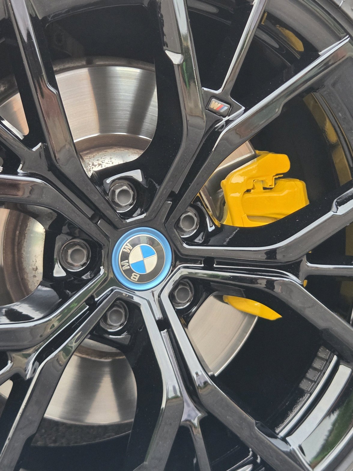 수원 bmw5시리즈g바디 휠복원도색 캘리퍼도색 블랙유광 옐로우캘리퍼 시공 15번 — 명품휠스토리 동탄오산점