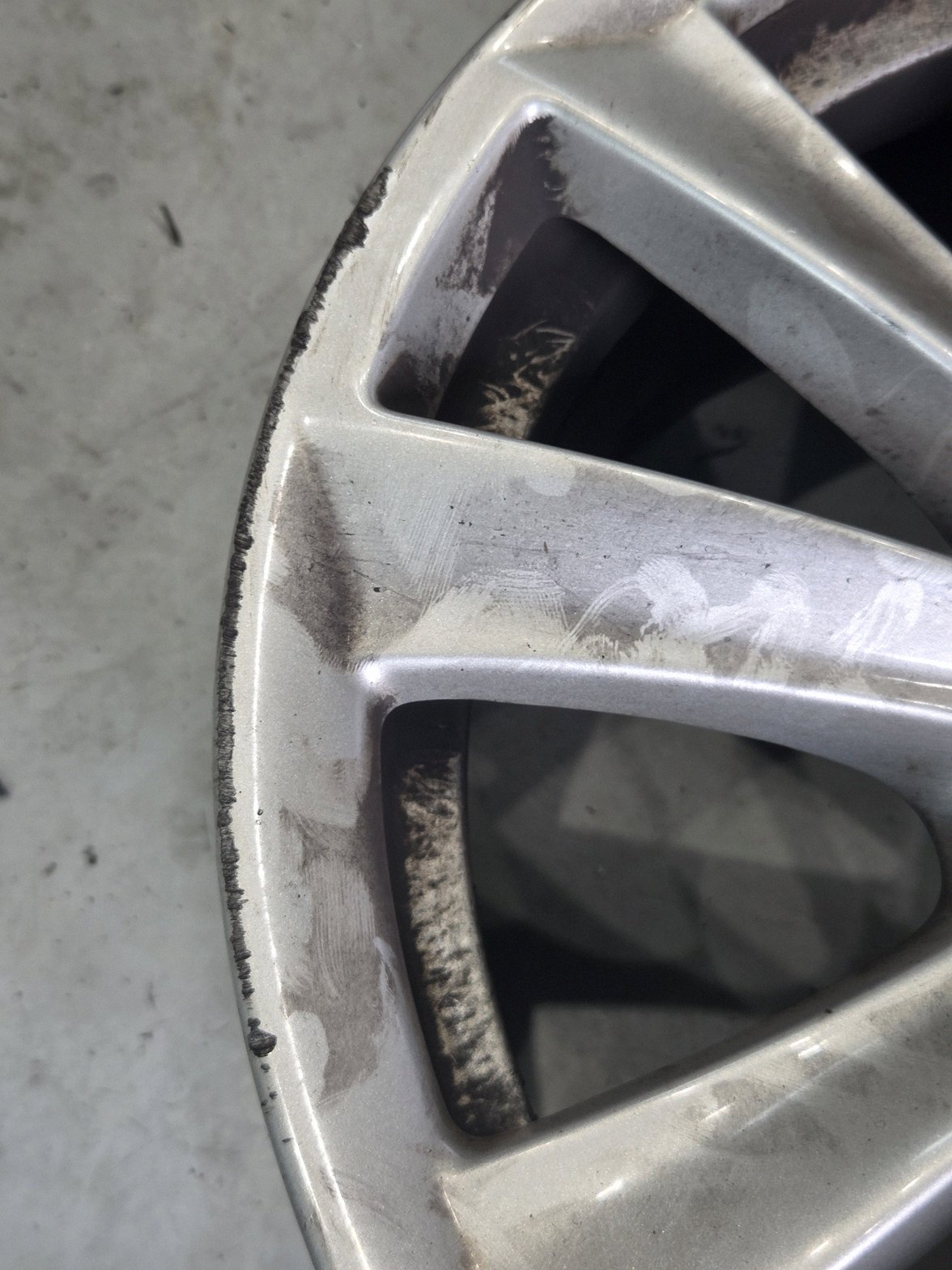 수원 bmw3gt 휠복원도색 블랙유광 시공 3번 — 명품휠스토리 동탄오산점
