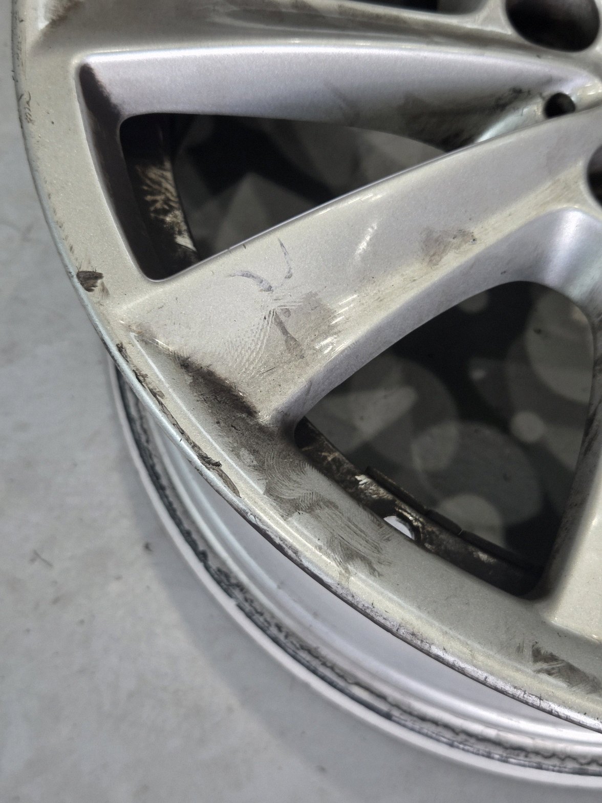 수원 bmw3gt 휠복원도색 블랙유광 시공 5번 — 명품휠스토리 동탄오산점