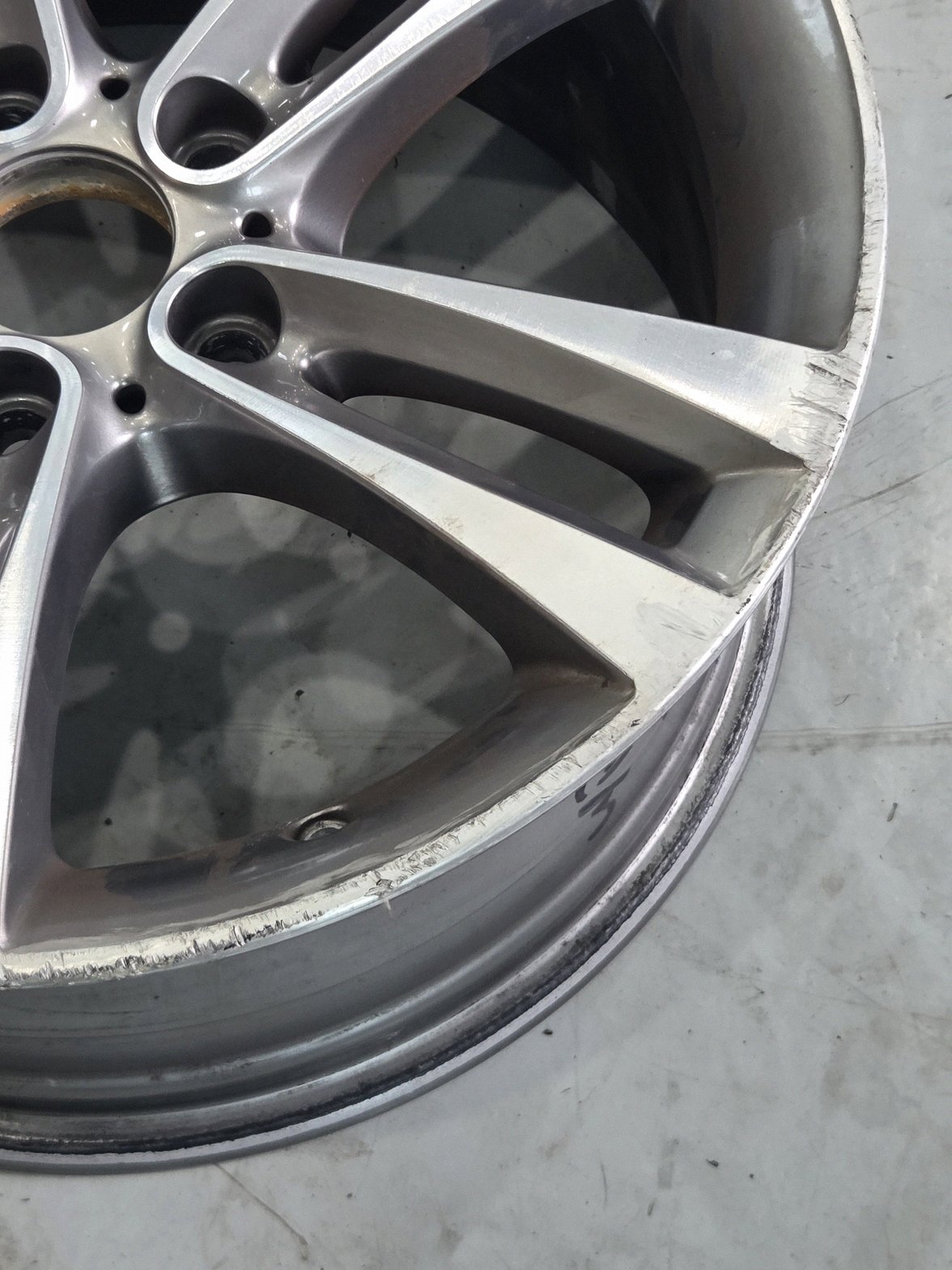 수원 bmw420d 휠복원도색 블랙유광 시공 4번 — 명품휠스토리 동탄오산점