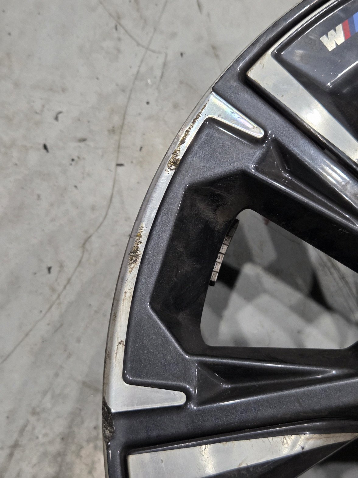 오산 bmwx2 휠복원도색 블랙유광 시공 2번 — 명품휠스토리 동탄오산점