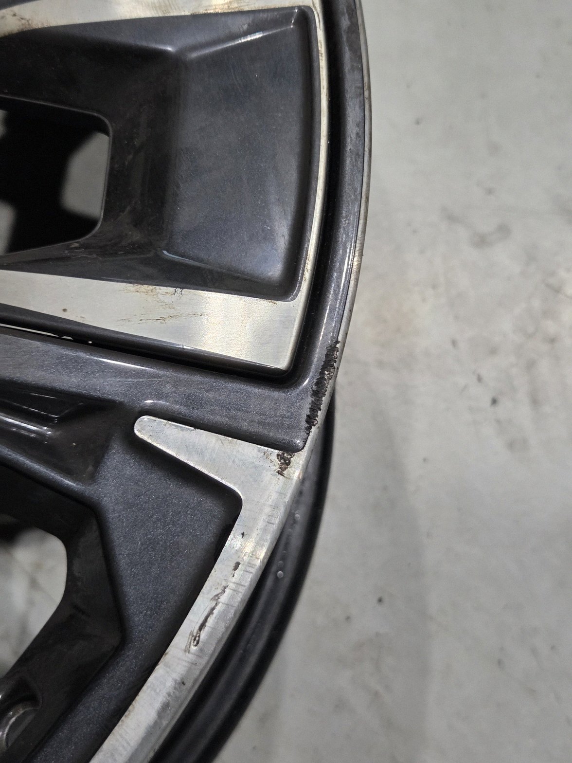 오산 bmwx2 휠복원도색 블랙유광 시공 4번 — 명품휠스토리 동탄오산점