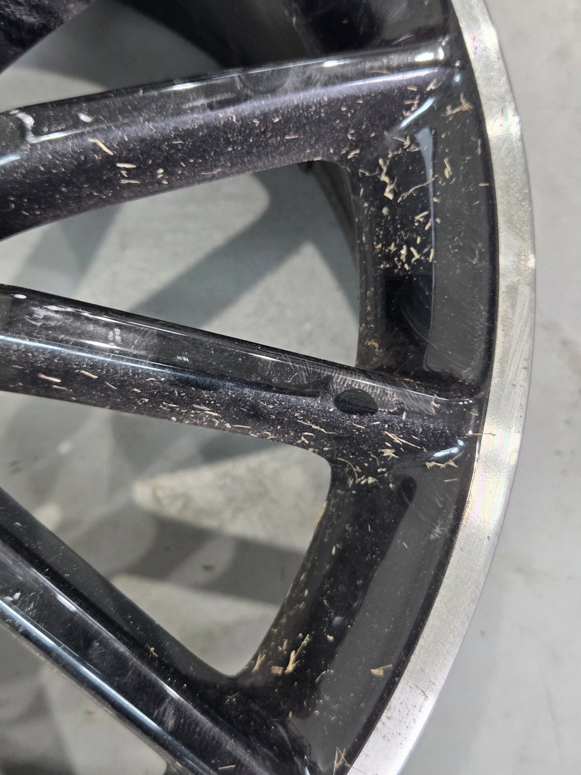 동탄 벤츠cla45amg 휠복원도색 캘리퍼도색 블랙유광 레드캘리퍼 시공 2번 — 명품휠스토리 동탄오산점